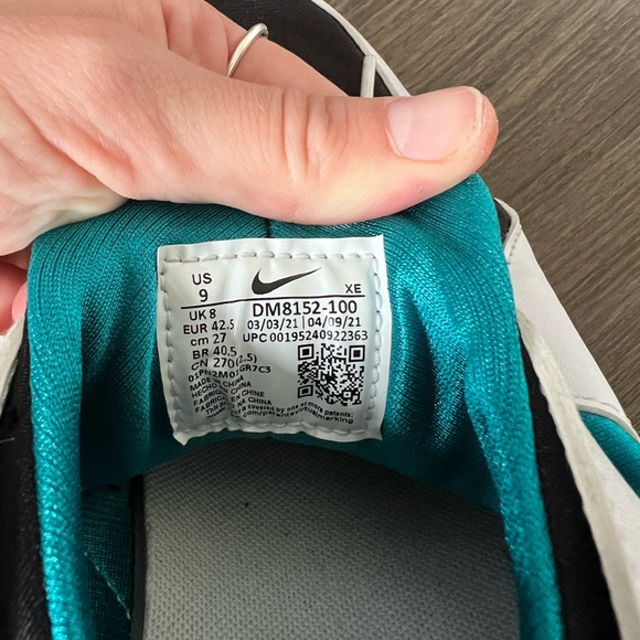 New Nike Air Huarache “Peace Love Swoosh” size 9 - Picture 10 of 10